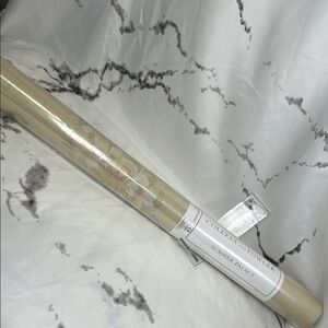 Colefax and Fowler Wallpaper Roll Summer Palace Poppies and Butterflies Sealed